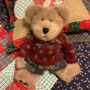 Adorable BOYDS BEAR NWT!